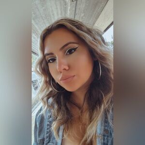 Meet your Posher, Andrea